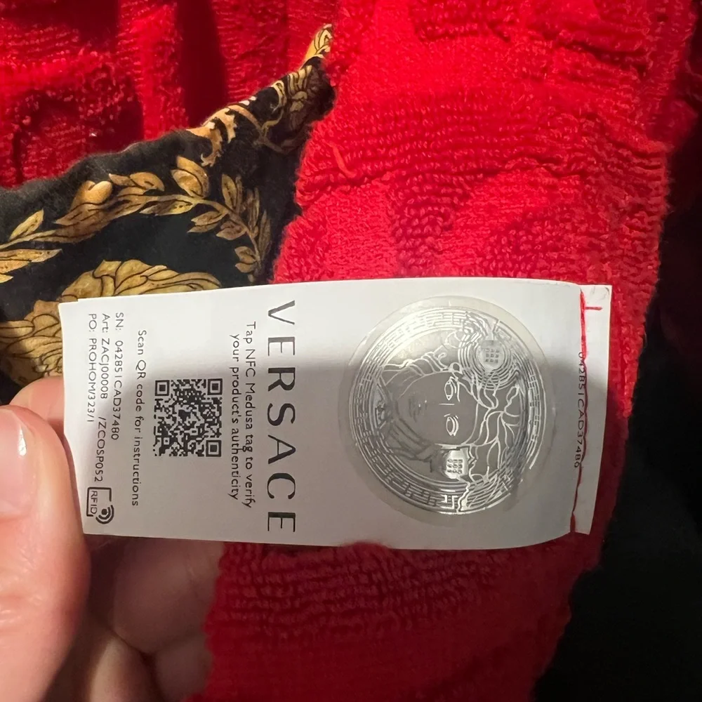 Versace robe - Picture 5 of 5